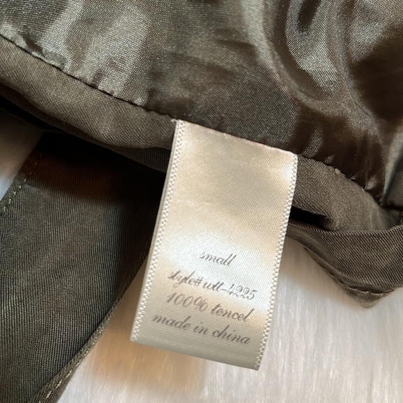 Miami Army Green Vest - Picture 12 of 13